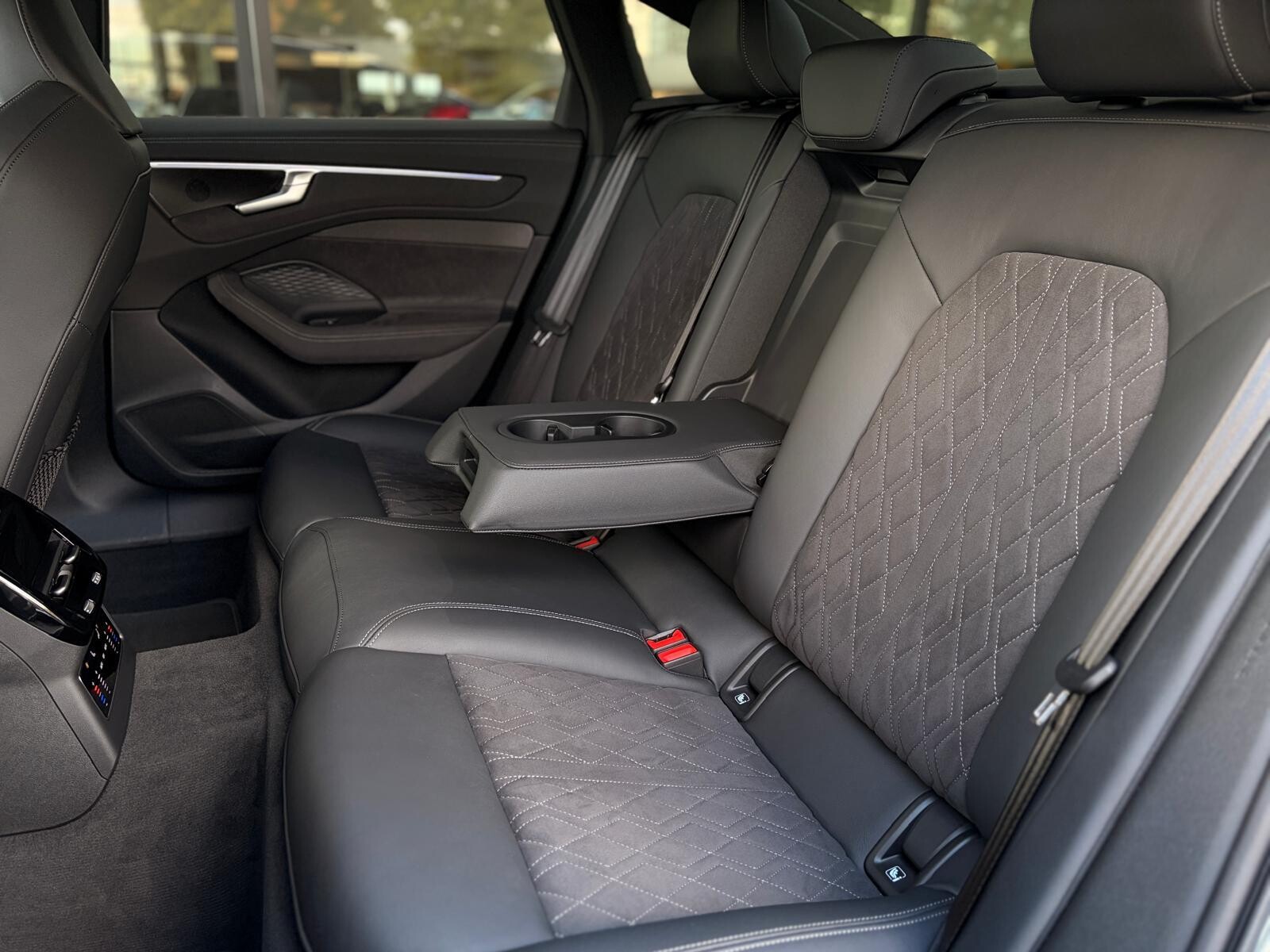 Audi A6 Limousine e-hybrid - zdjęcie 18