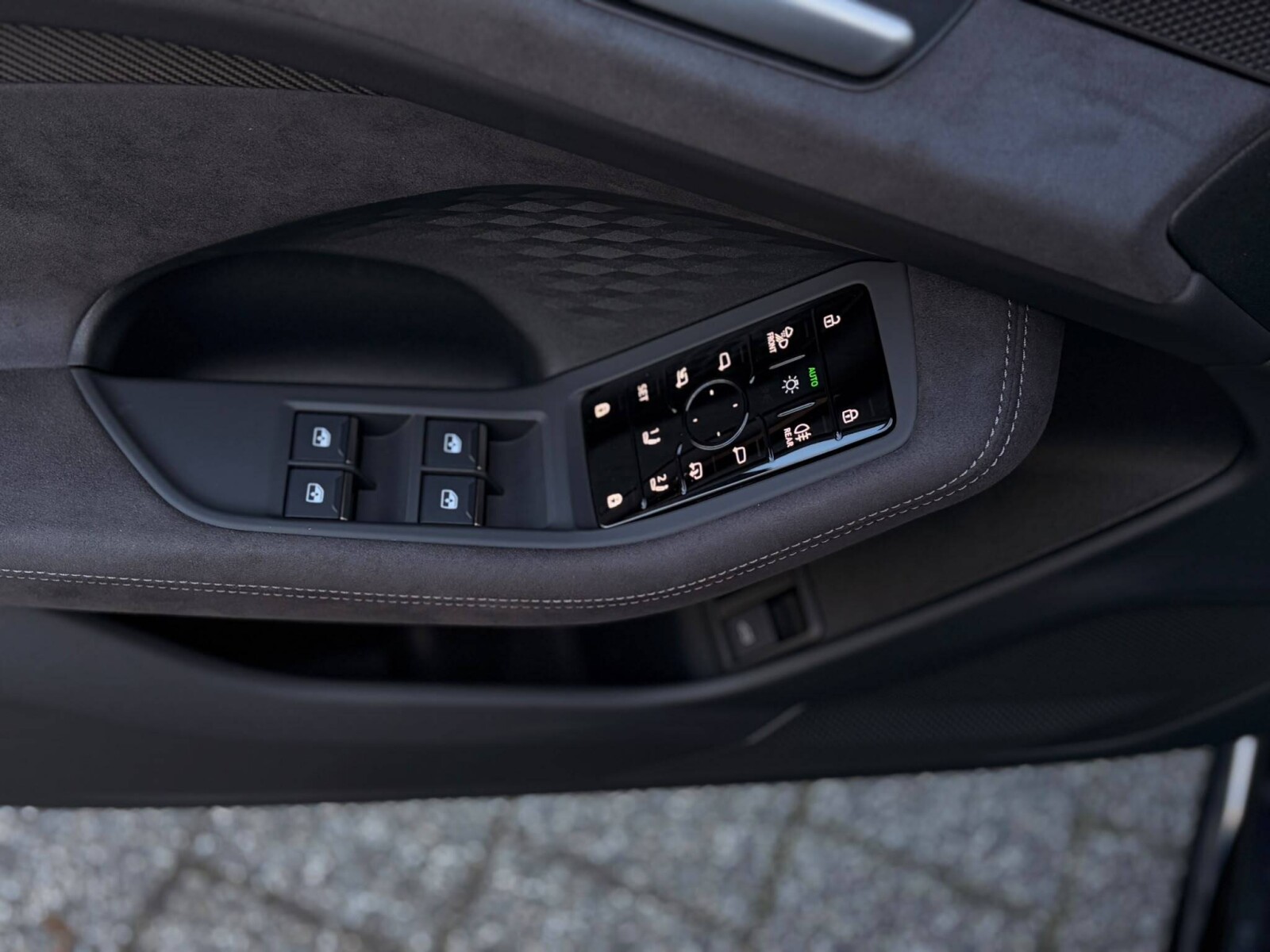 Audi A6 Limousine e-hybrid - zdjęcie 14