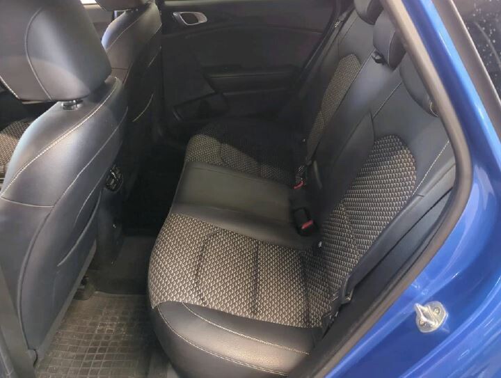 Kia Ceed - zdjęcie 7