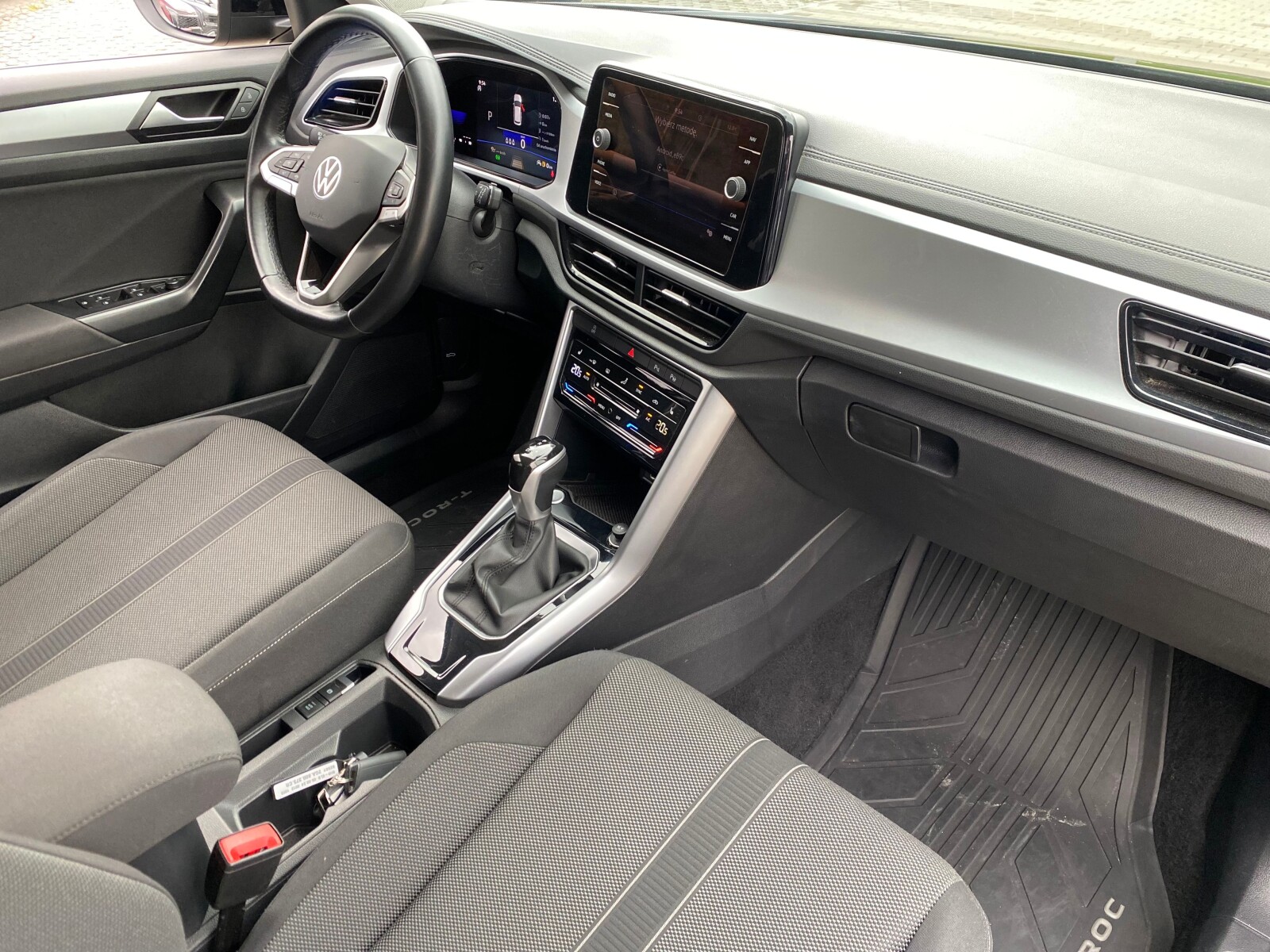 Volkswagen T-Roc - zdjęcie 15