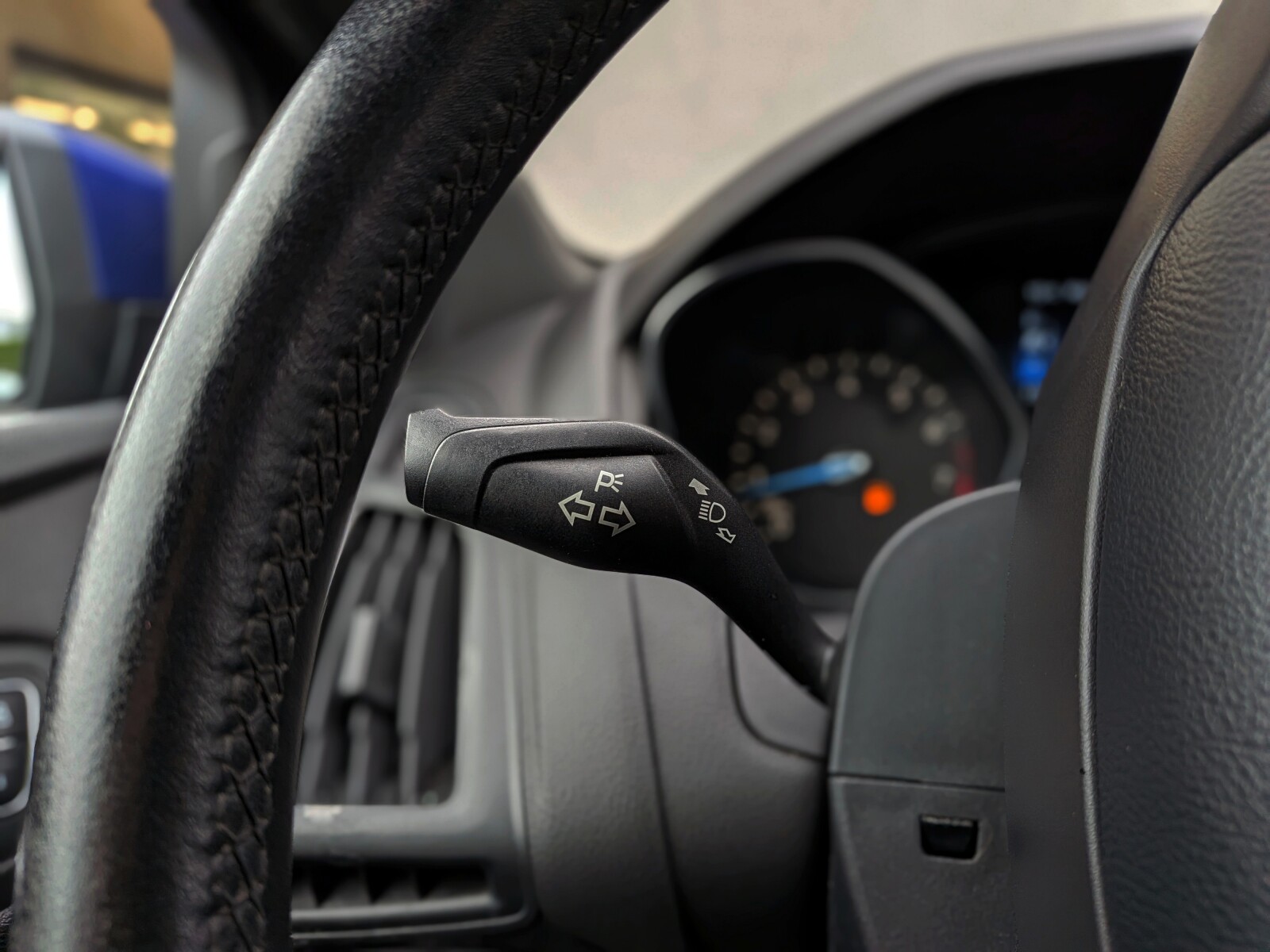Ford Focus - zdjęcie 19