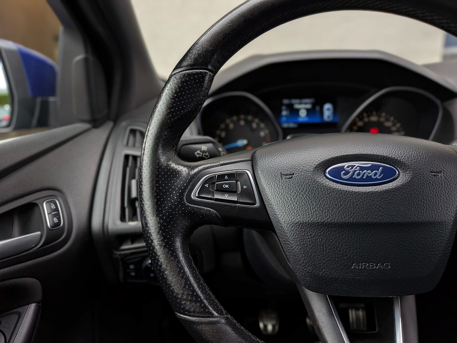 Ford Focus - zdjęcie 17