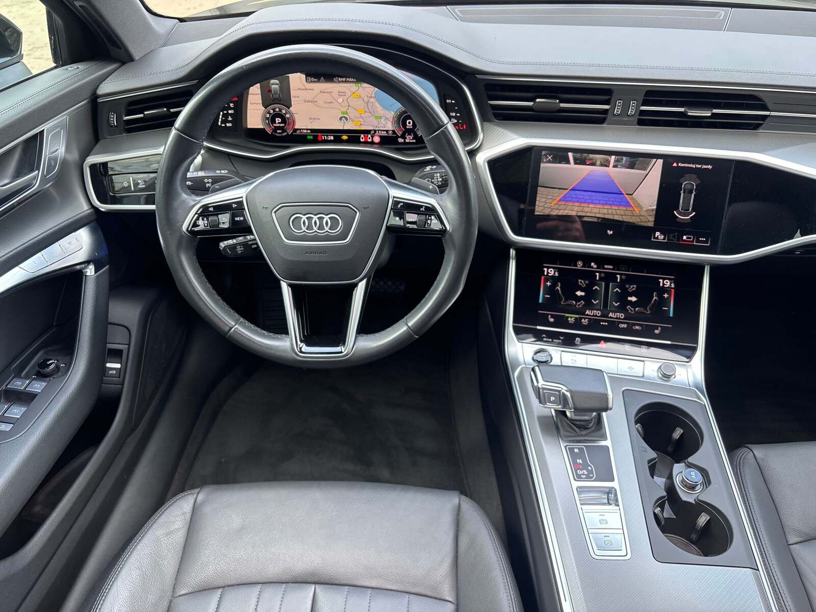 Audi A6 Avant - zdjęcie 10
