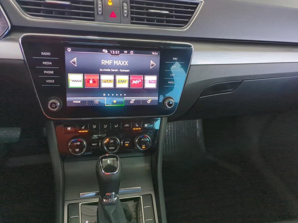 Škoda Superb - zdjęcie 11