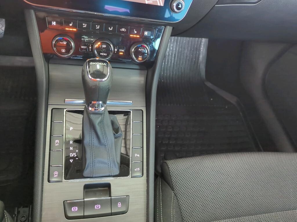 Škoda Superb - zdjęcie 14