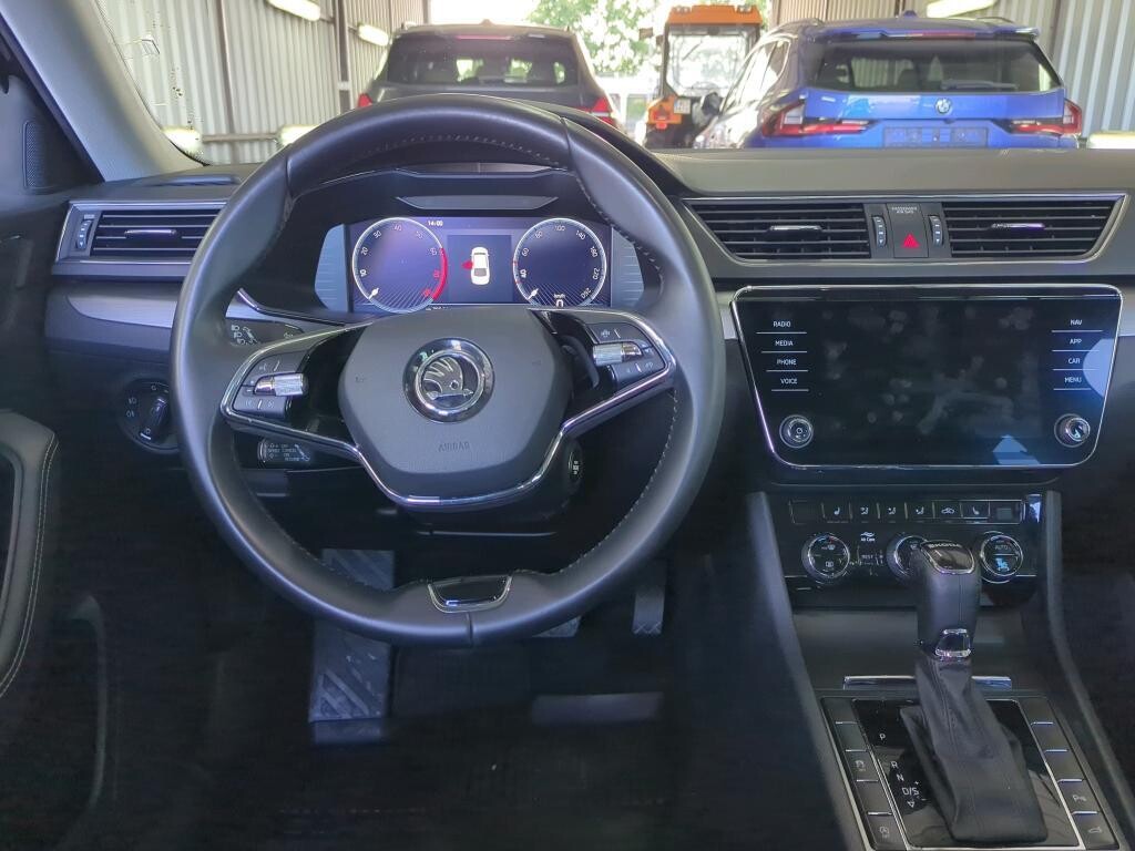 Škoda Superb - zdjęcie 10