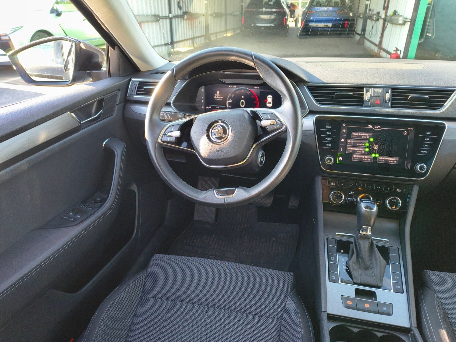 Škoda Superb - zdjęcie 13