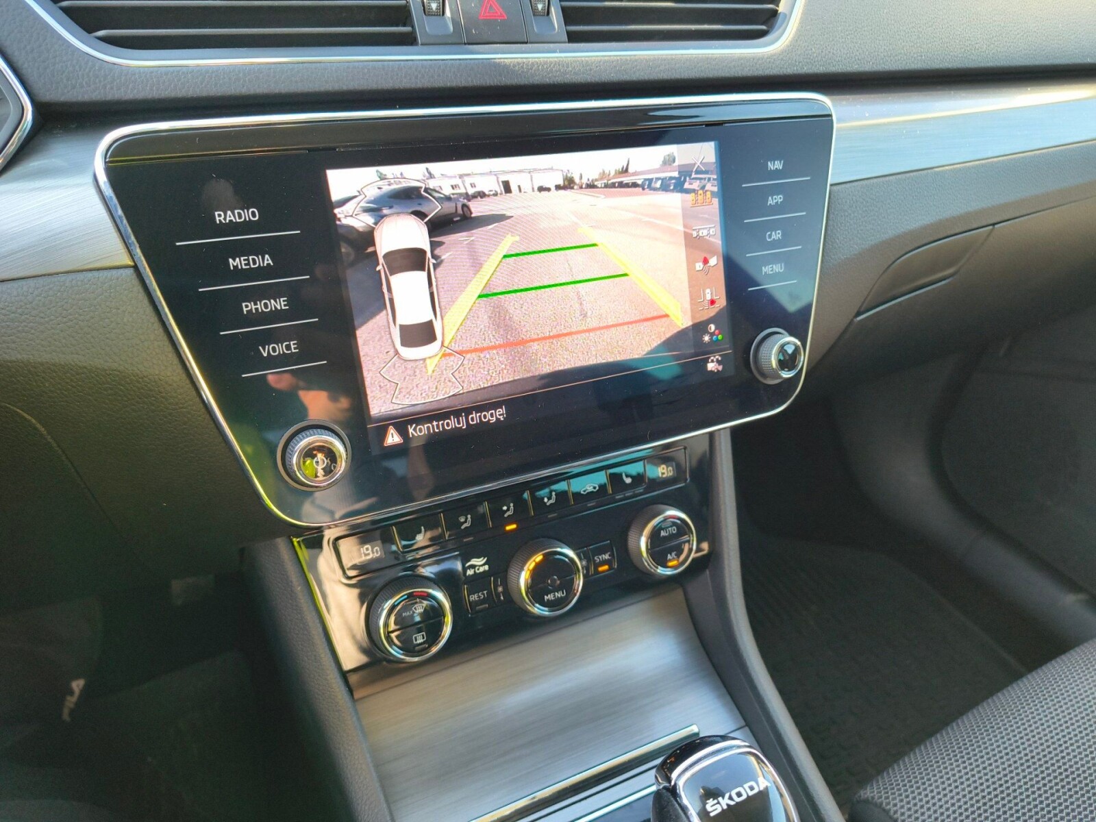 Škoda Superb - zdjęcie 15