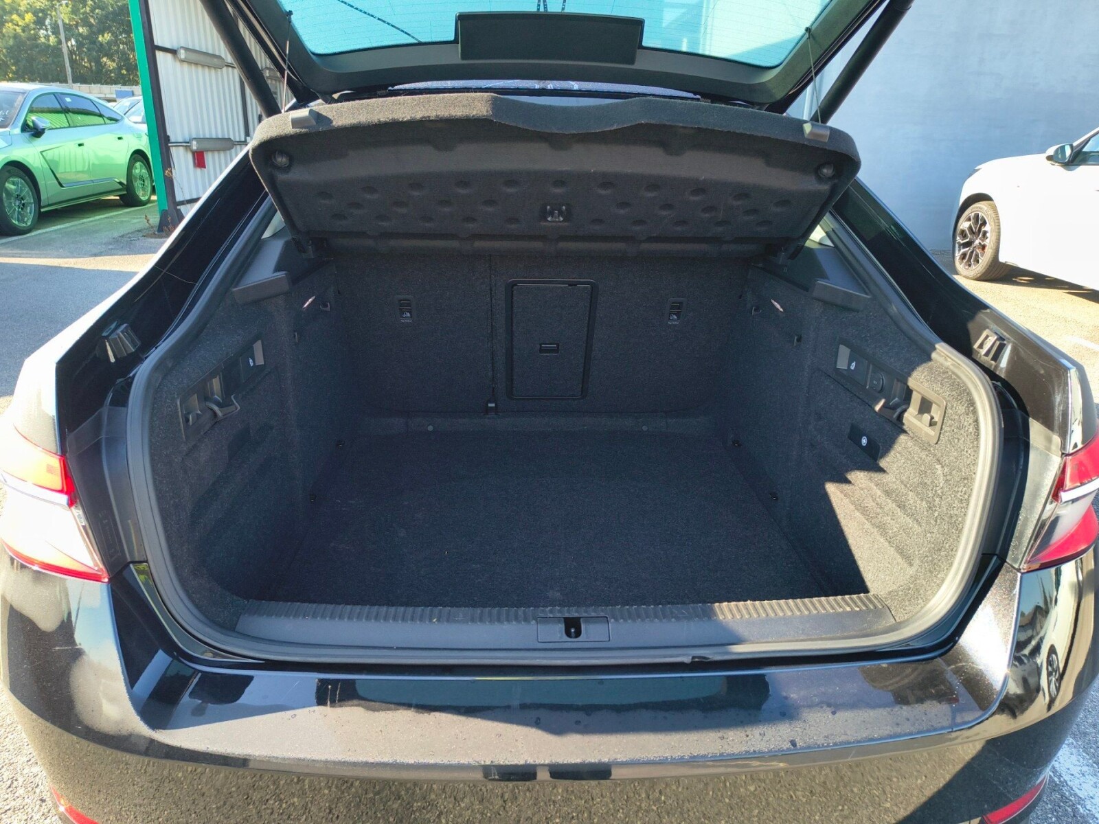 Škoda Superb - zdjęcie 17