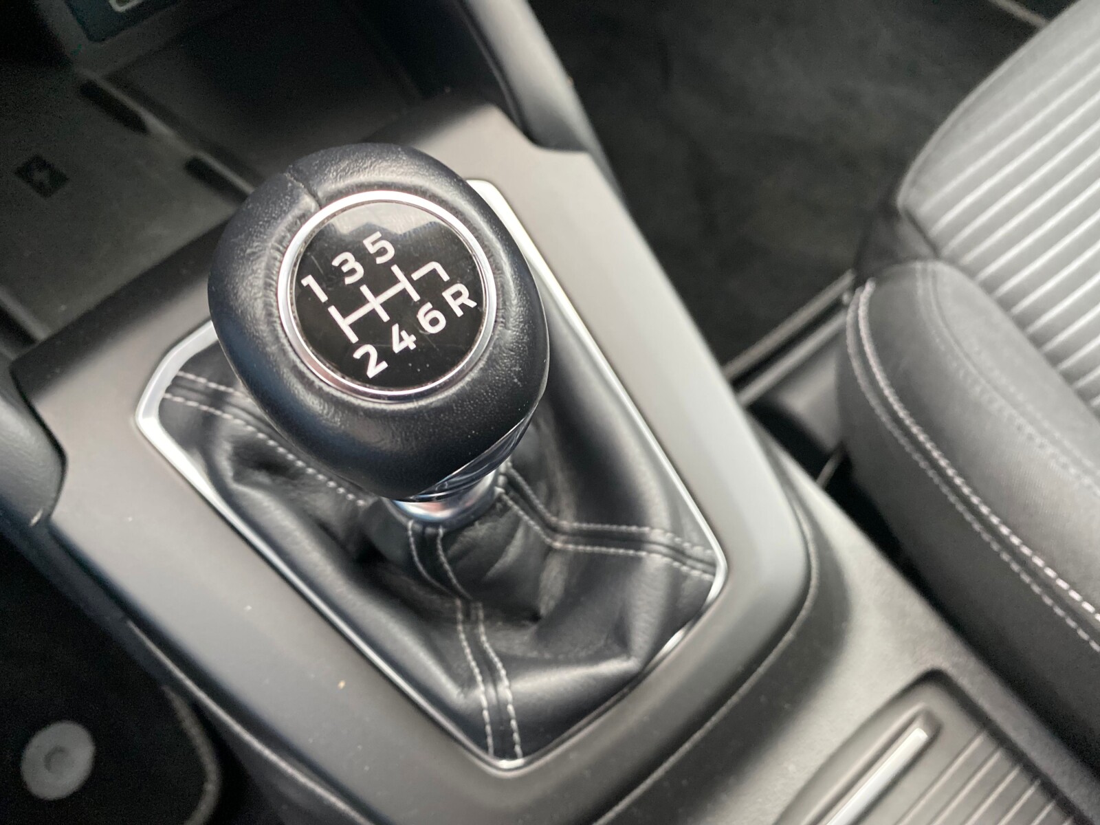 Ford Focus - zdjęcie 27