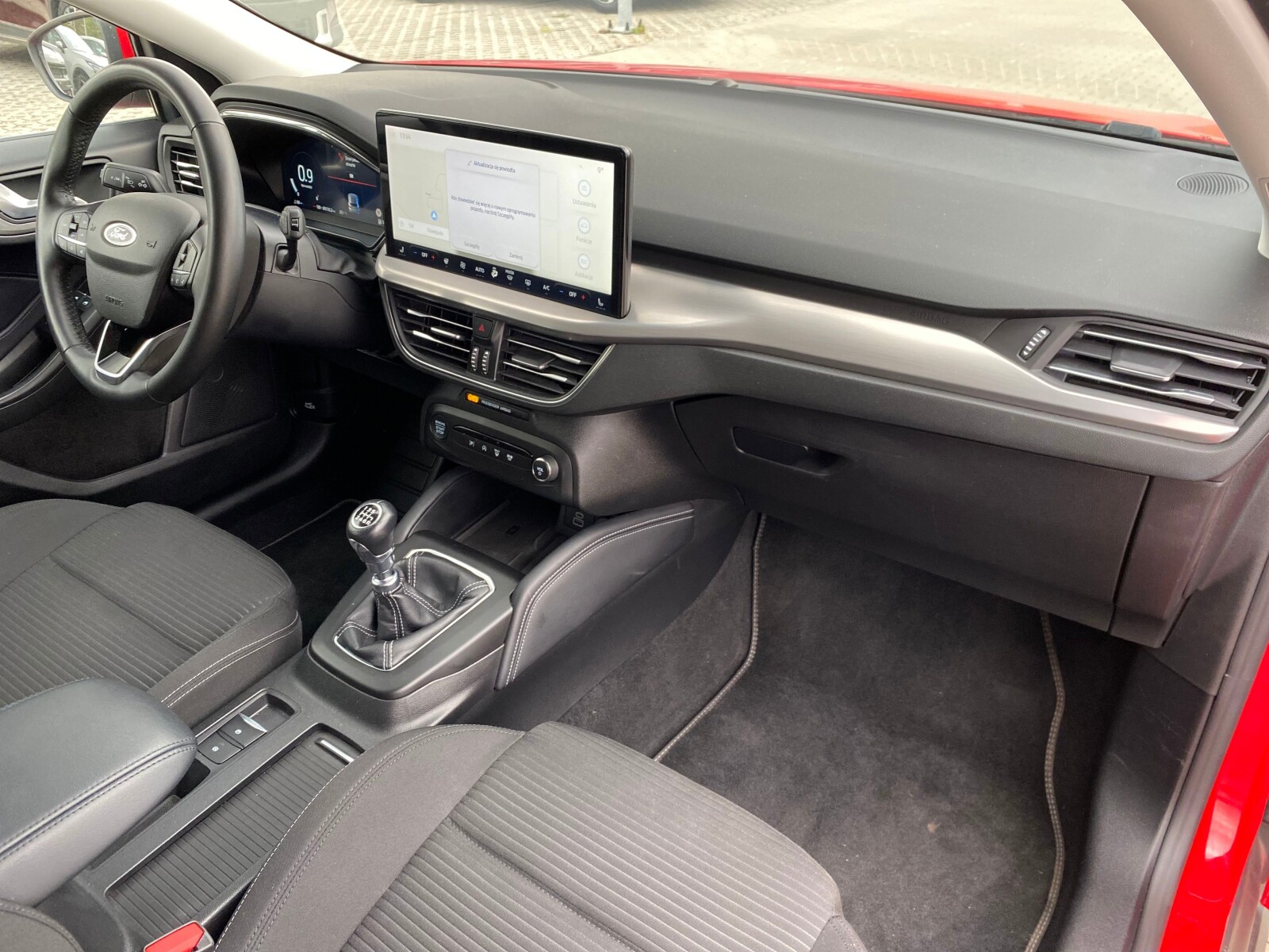 Ford Focus - zdjęcie 17