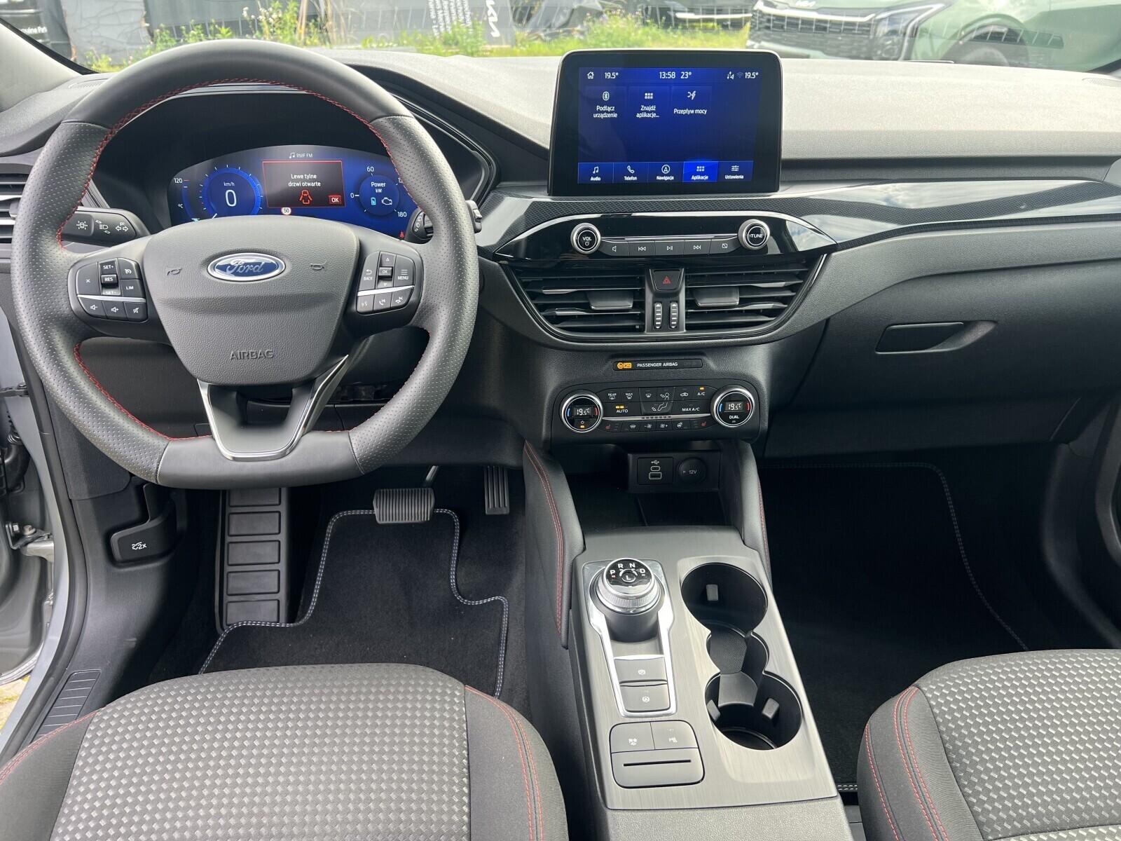 Ford Kuga - zdjęcie 4