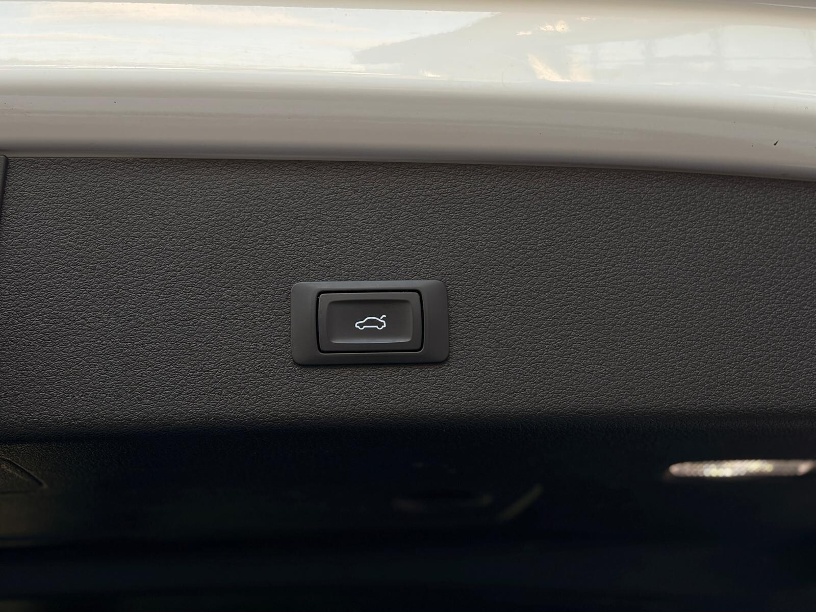 Audi e-tron Sportback - zdjęcie 17