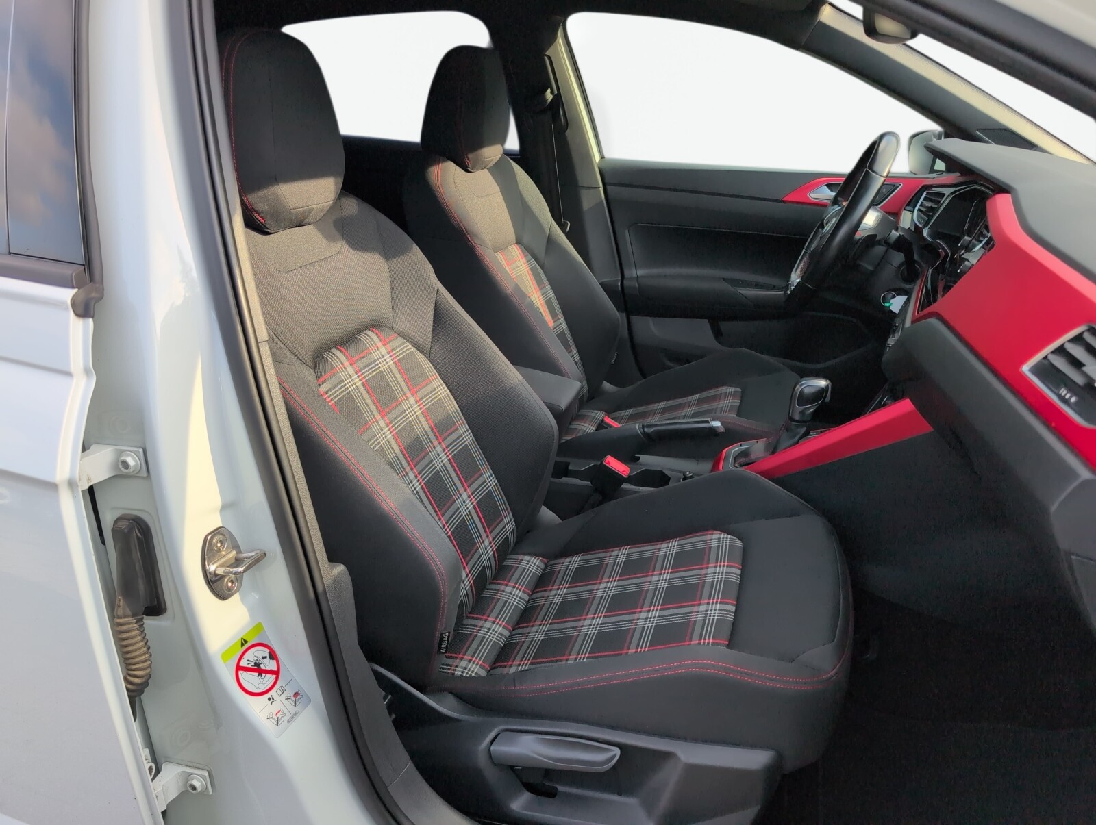 Volkswagen Polo - zdjęcie 14