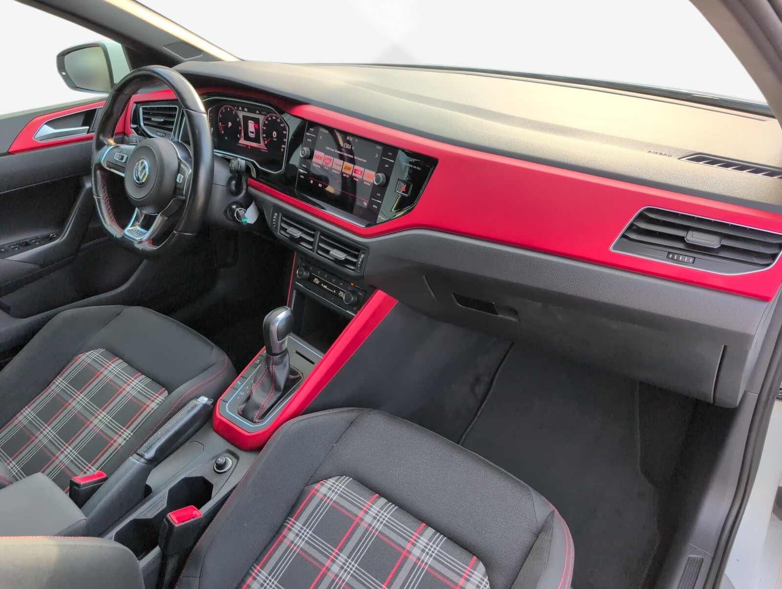 Volkswagen Polo - zdjęcie 15