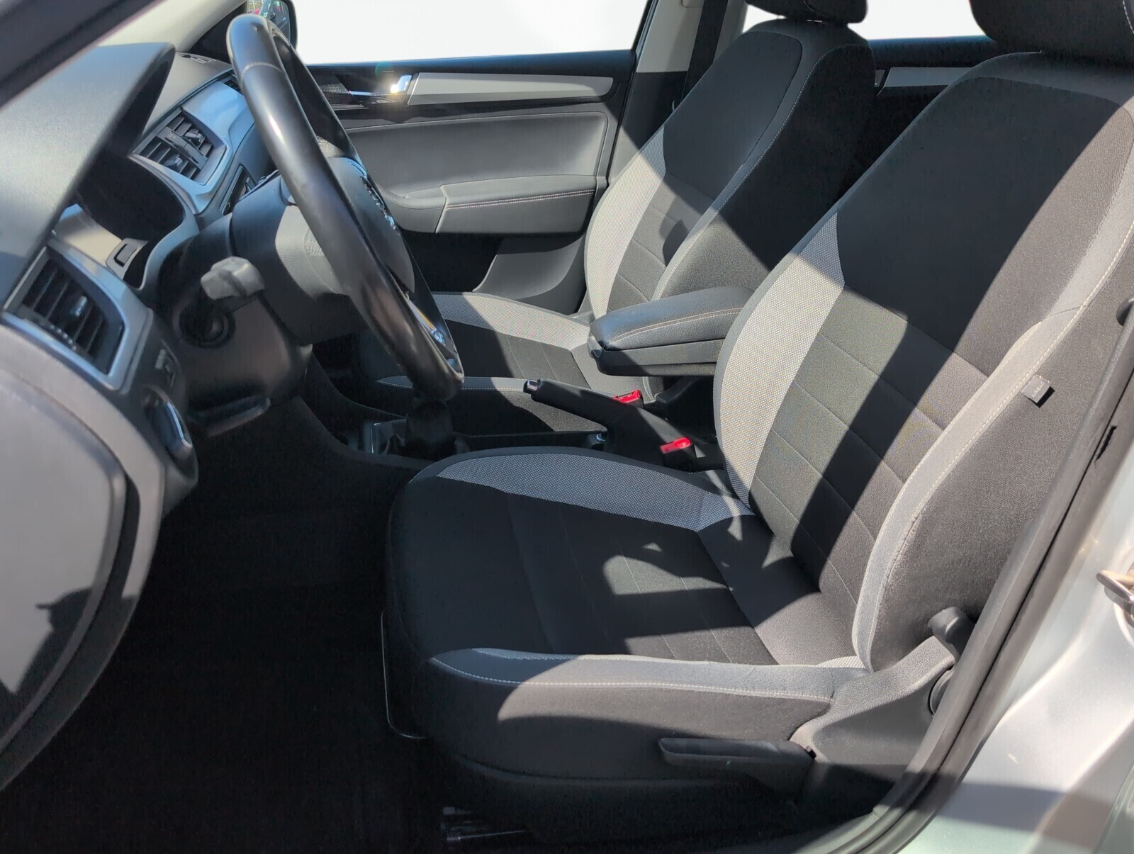 Škoda Rapid - zdjęcie 9