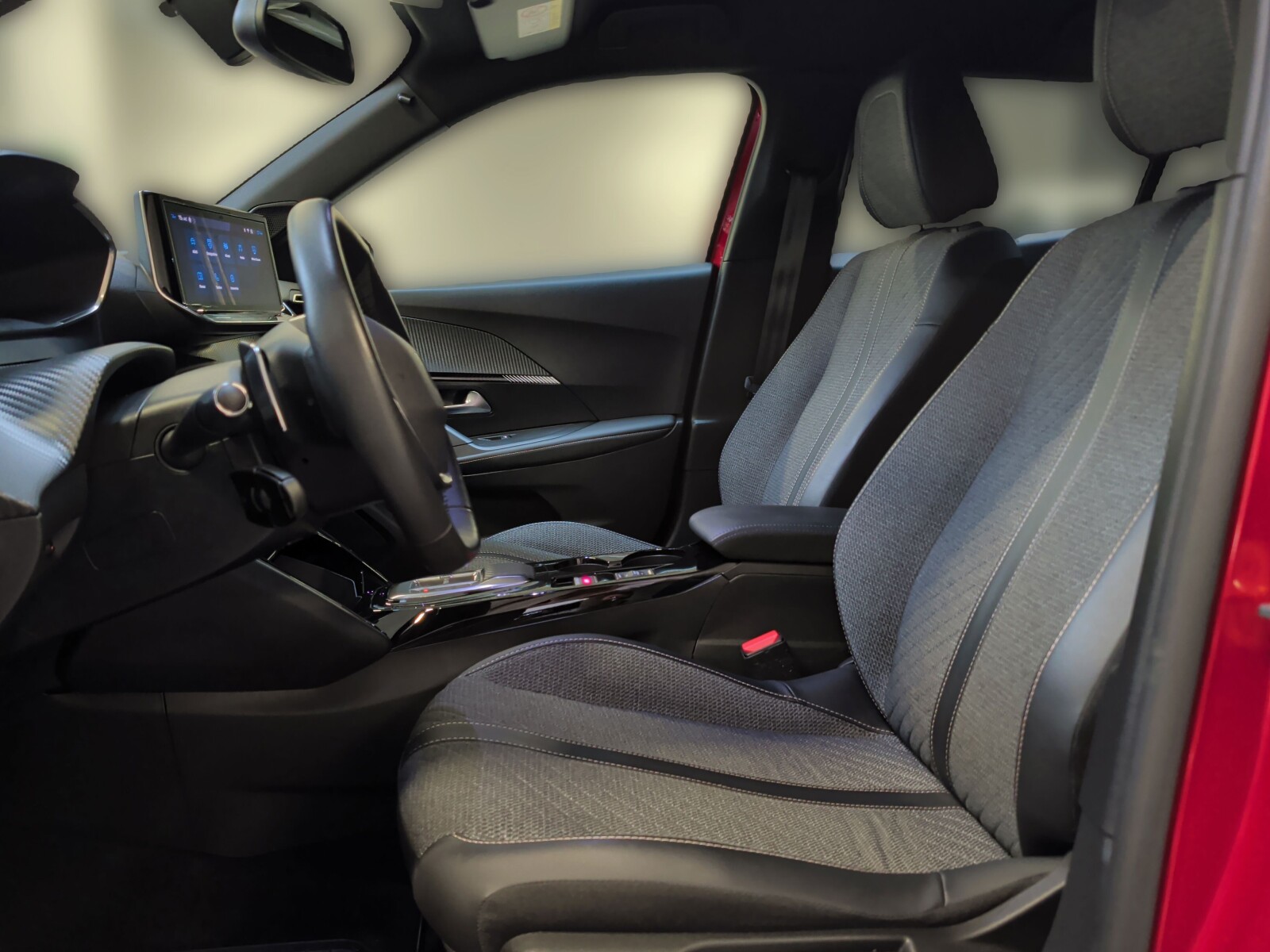 Peugeot 2008 - zdjęcie 9