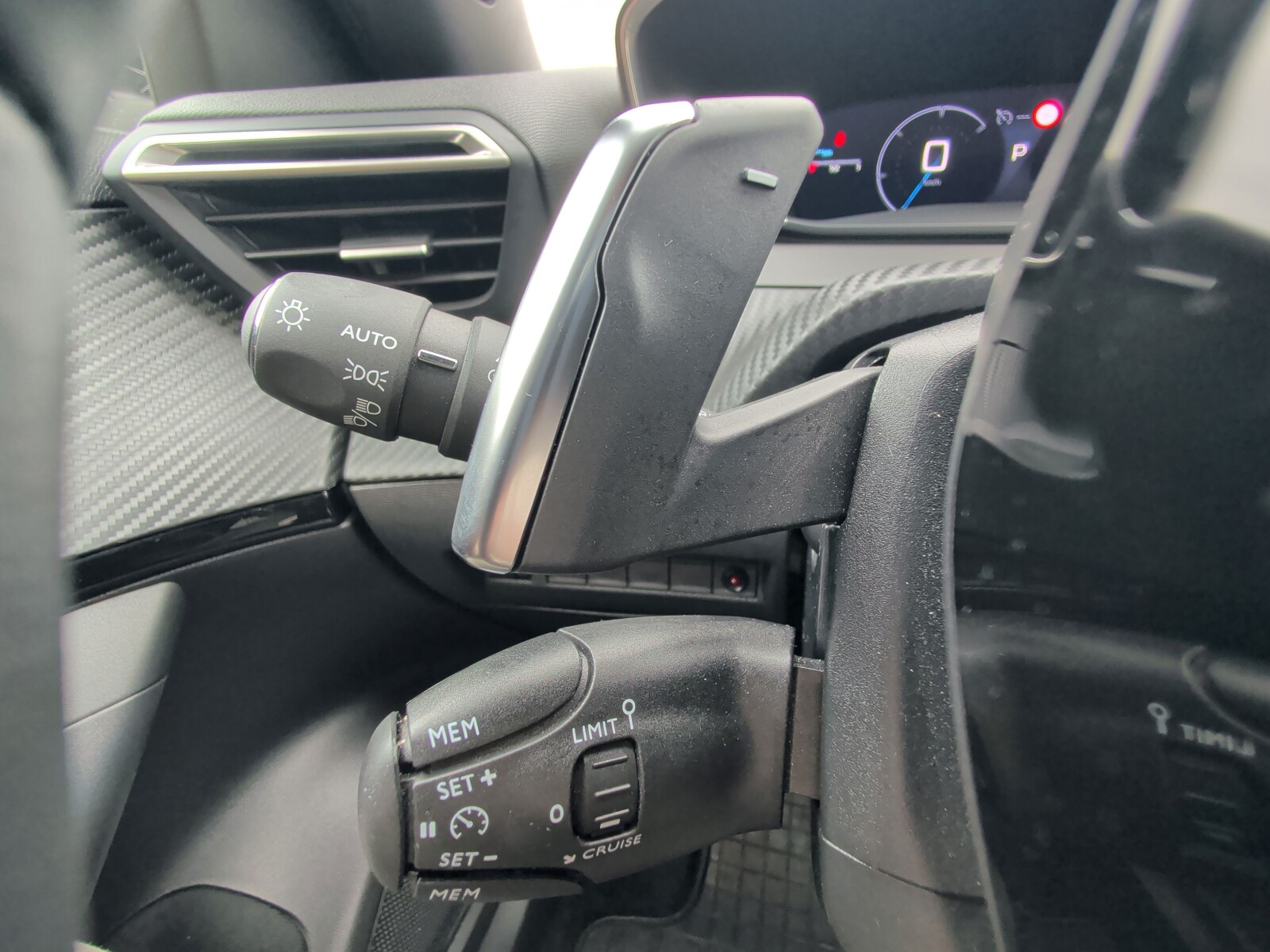 Peugeot 2008 - zdjęcie 22
