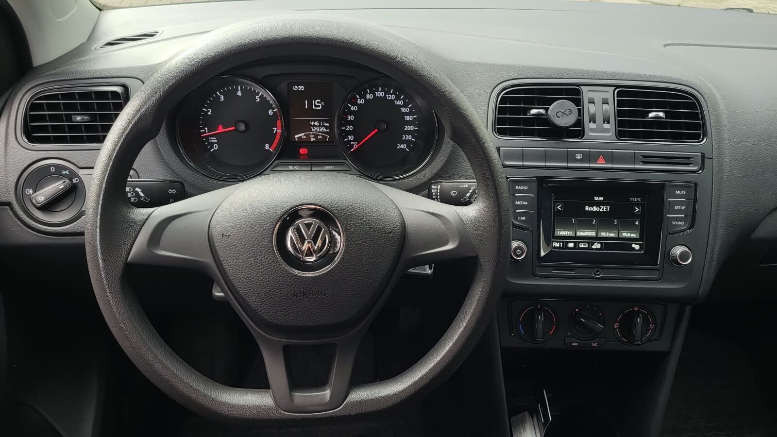 Volkswagen Polo - zdjęcie 17