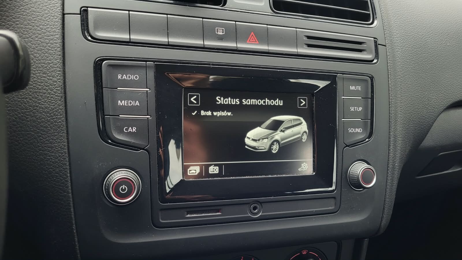 Volkswagen Polo - zdjęcie 21