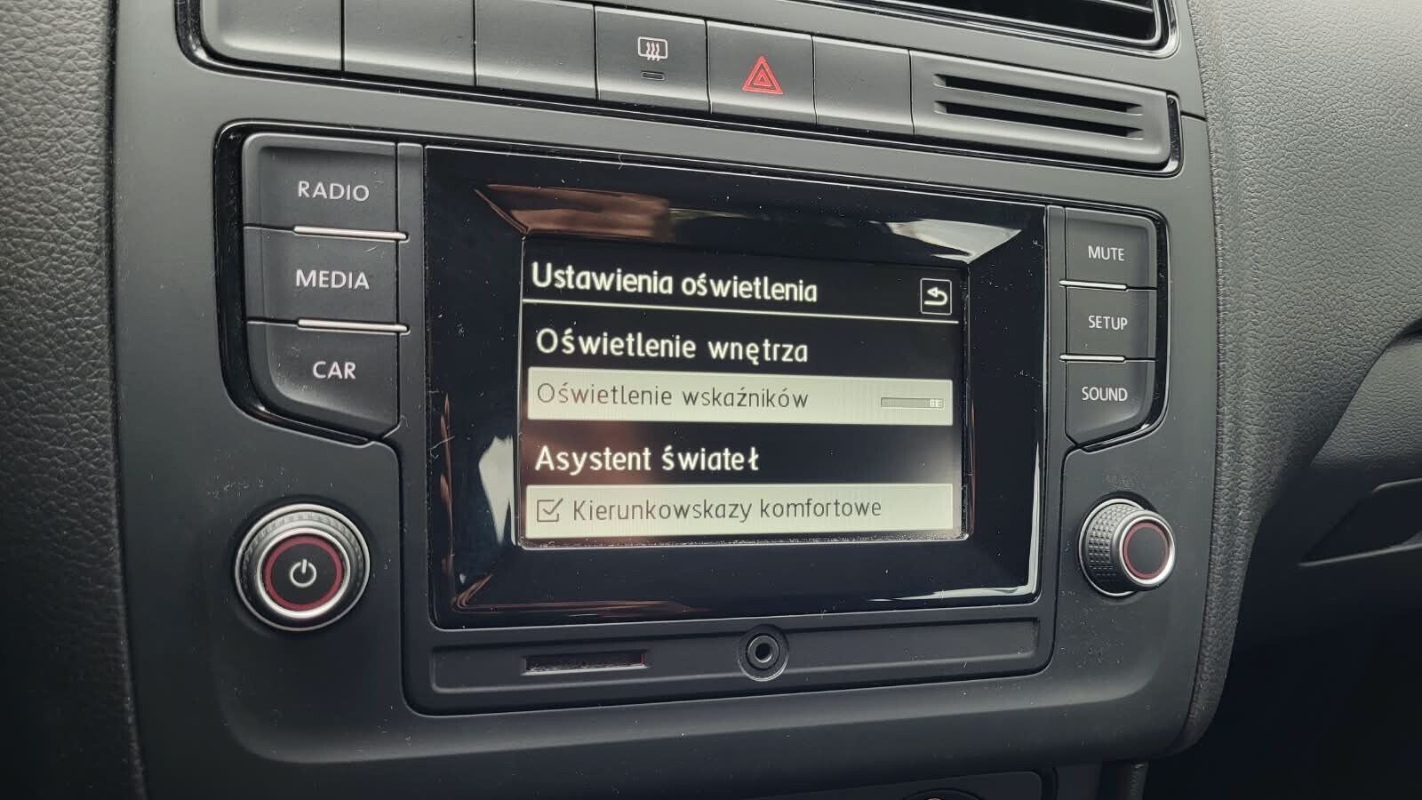 Volkswagen Polo - zdjęcie 25