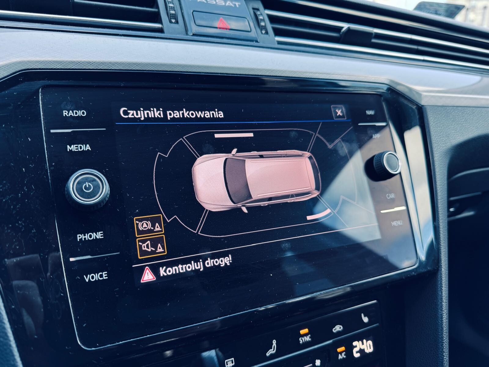 Volkswagen Passat - zdjęcie 28