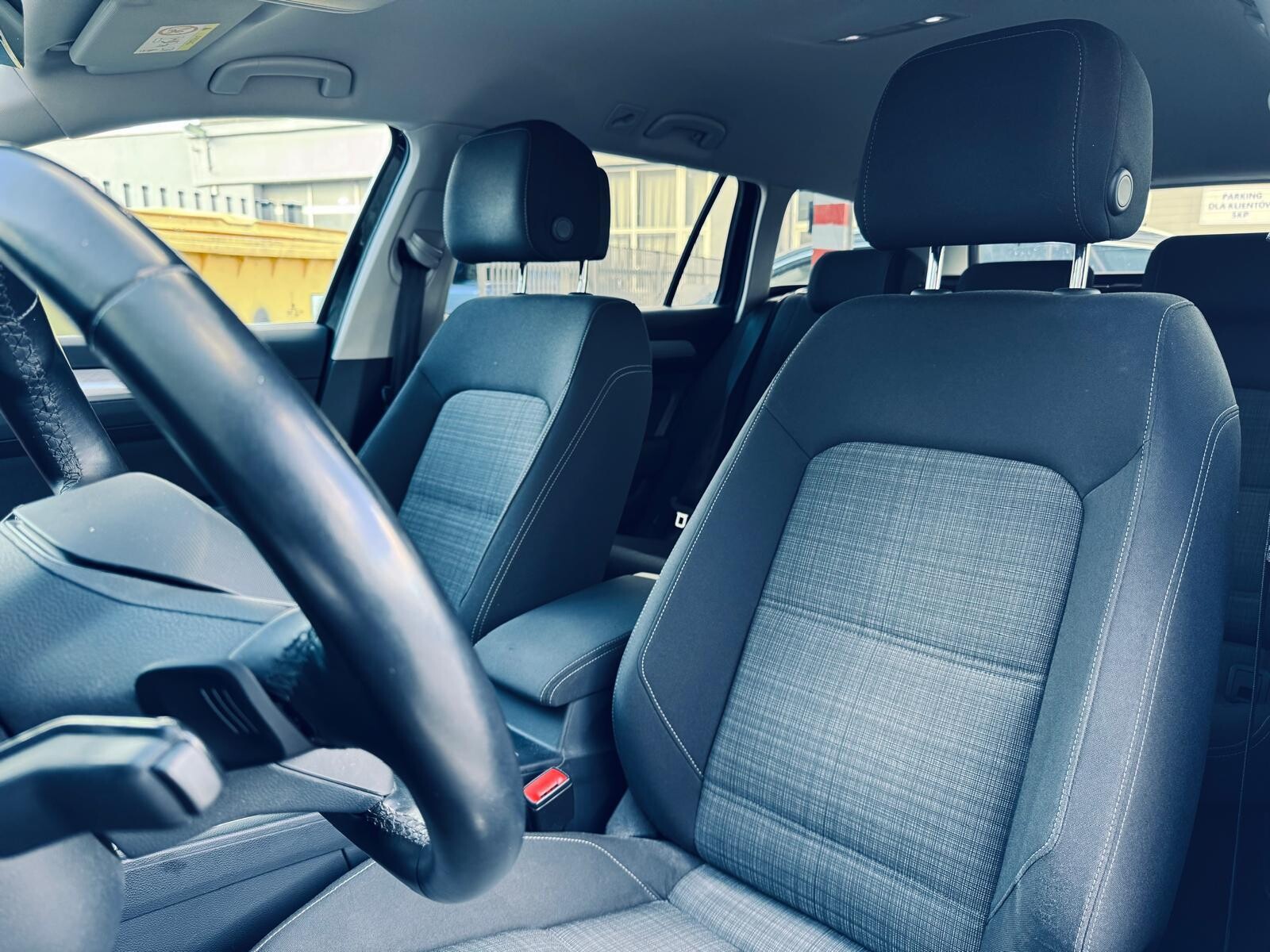 Volkswagen Passat - zdjęcie 10