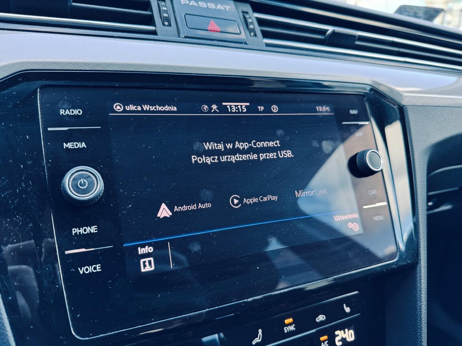 Volkswagen Passat - zdjęcie 25