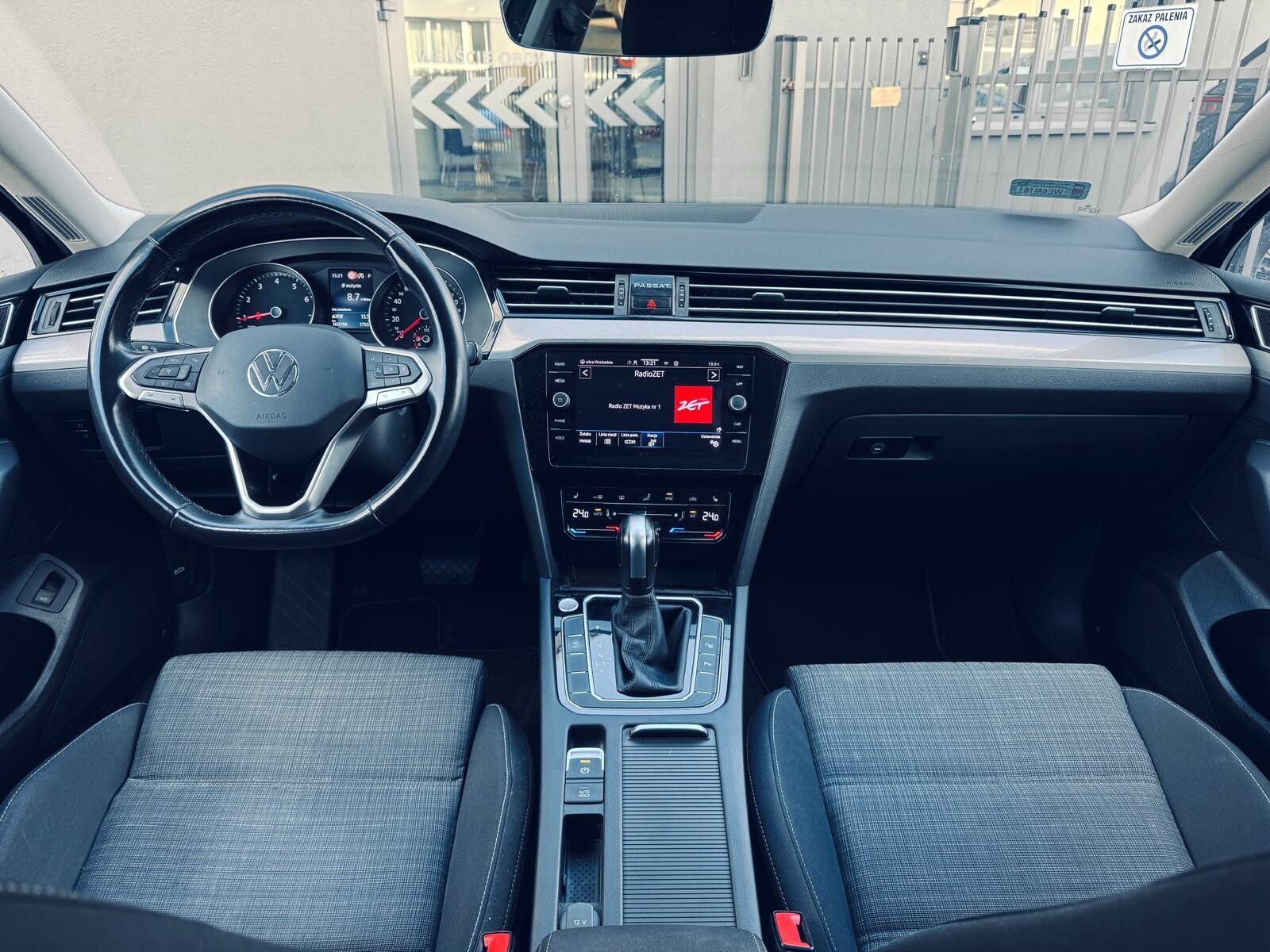 Volkswagen Passat - zdjęcie 18
