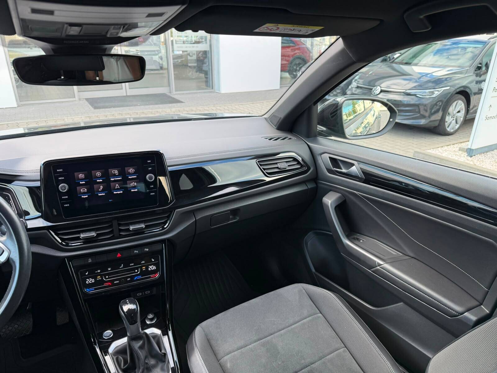 Volkswagen T-Roc - zdjęcie 20