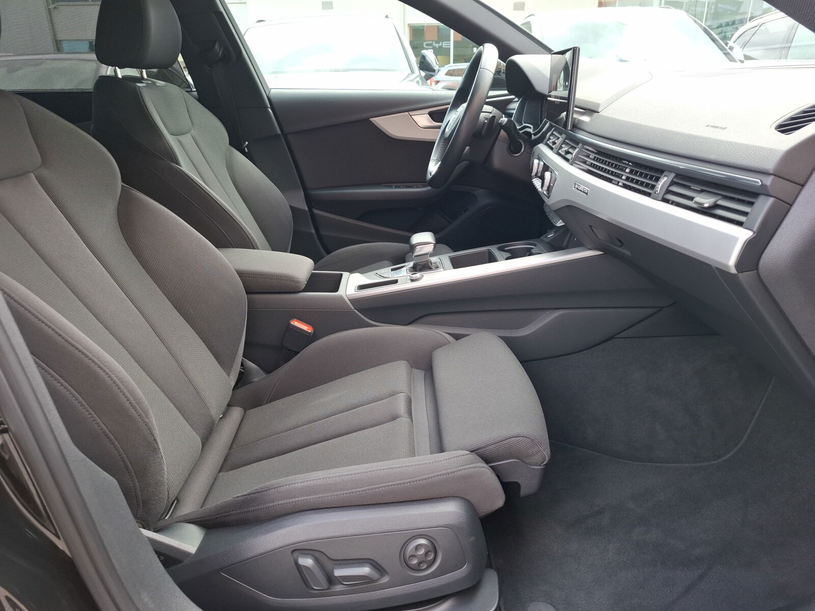 Audi A4 Allroad - zdjęcie 19