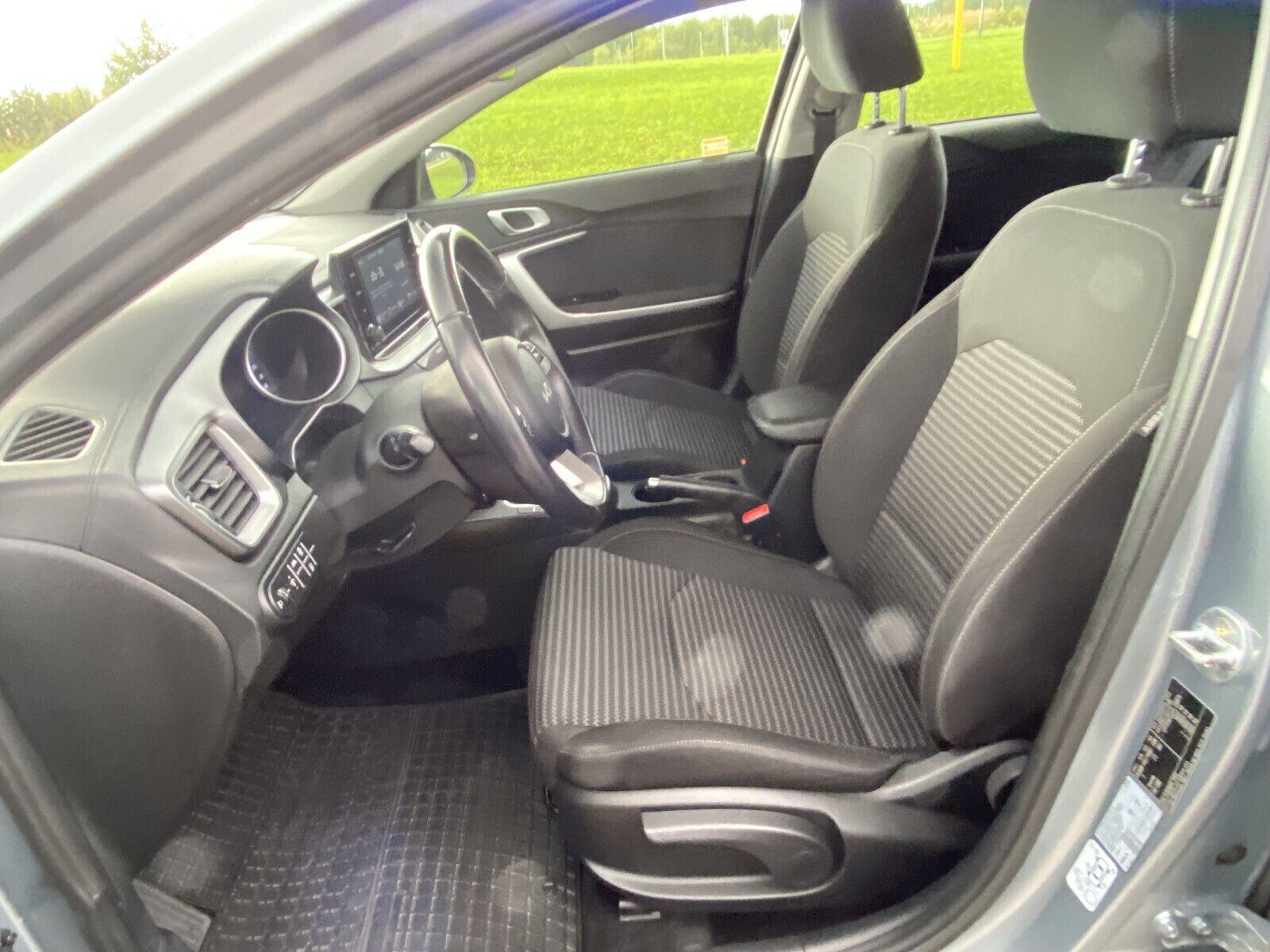Kia Ceed - zdjęcie 10