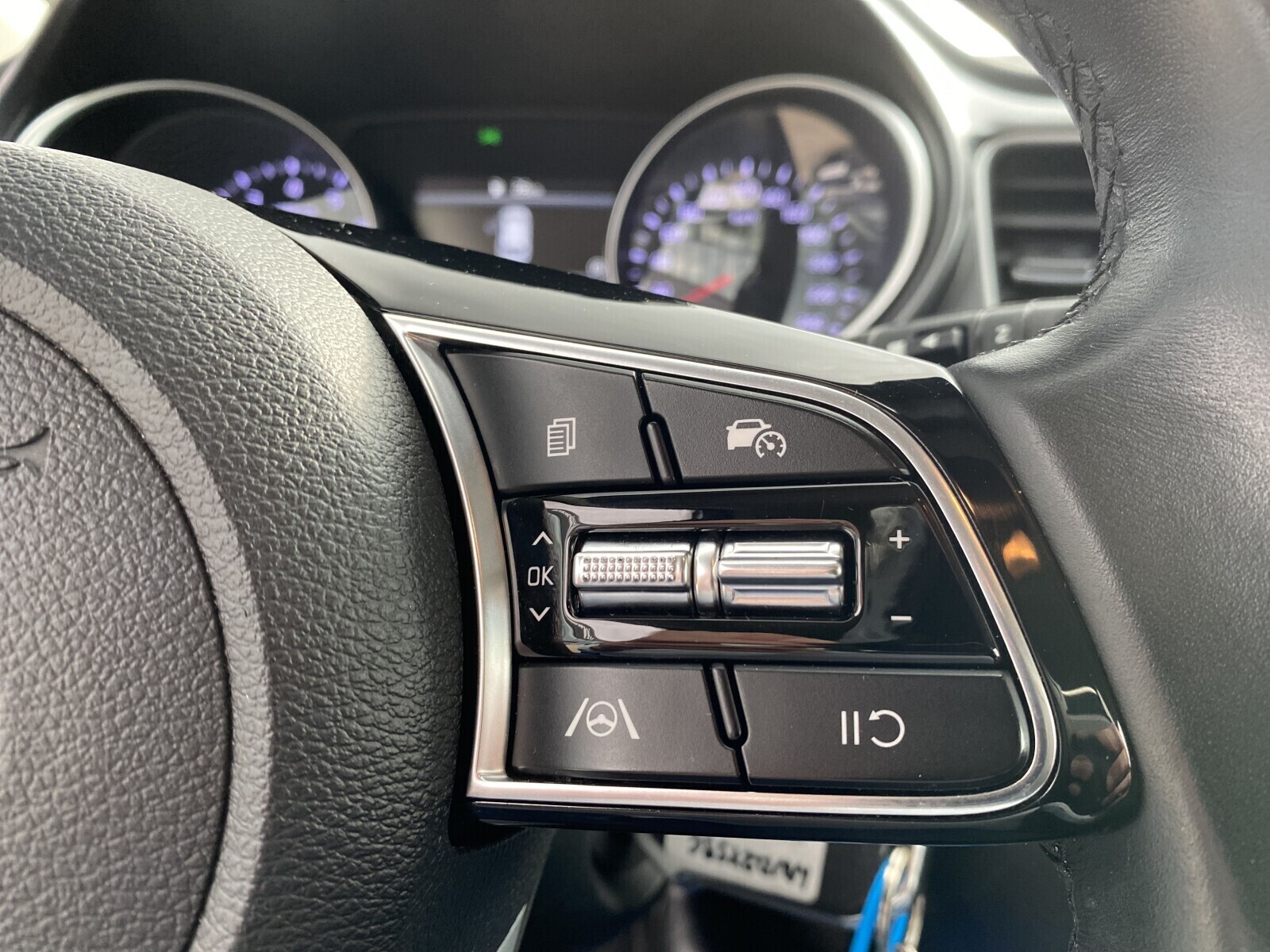 Kia Ceed - zdjęcie 21