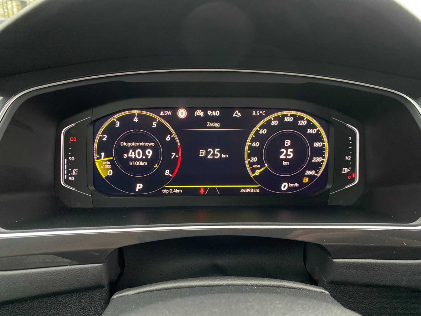 Volkswagen Tiguan - zdjęcie 23