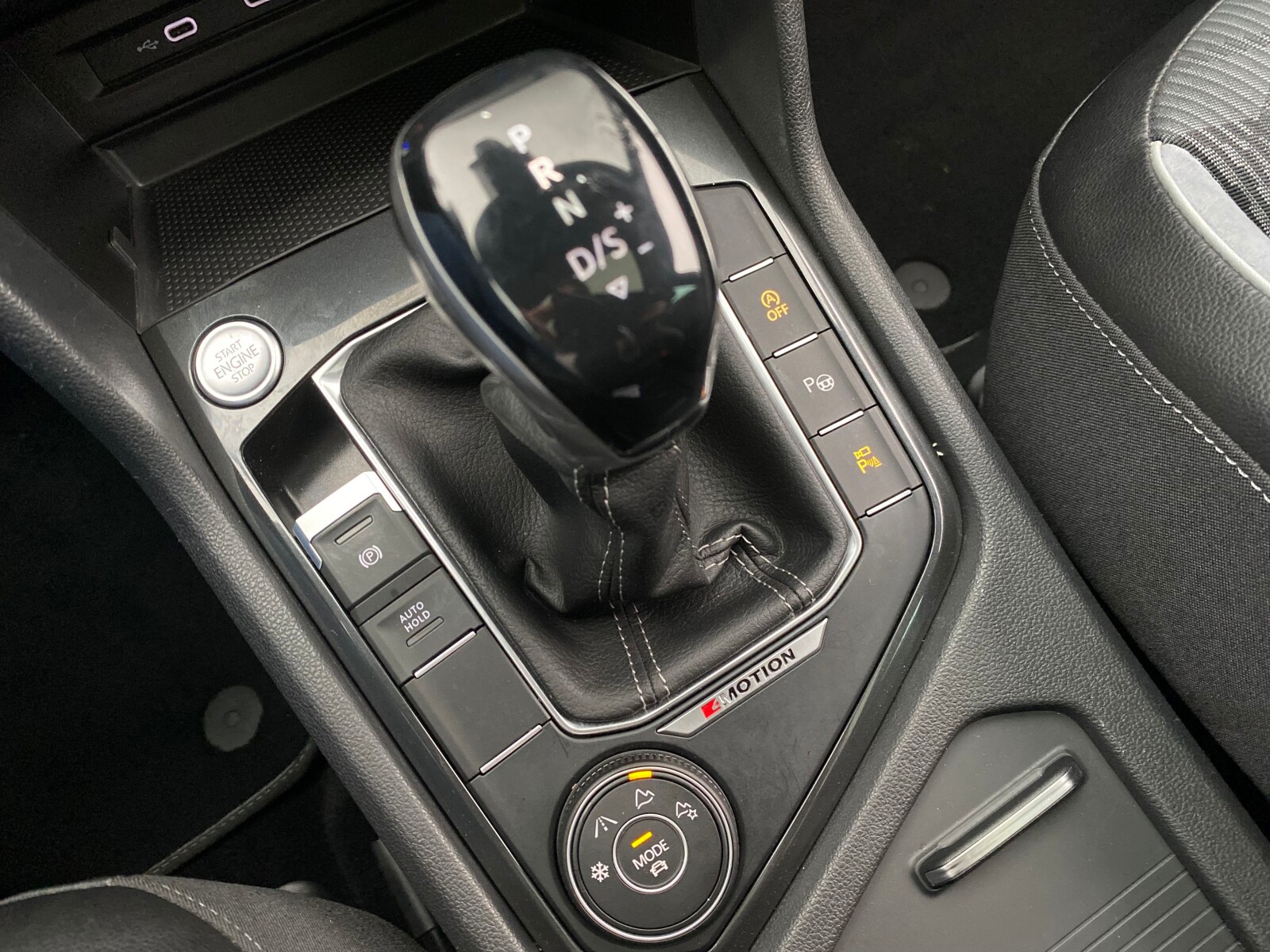 Volkswagen Tiguan - zdjęcie 27