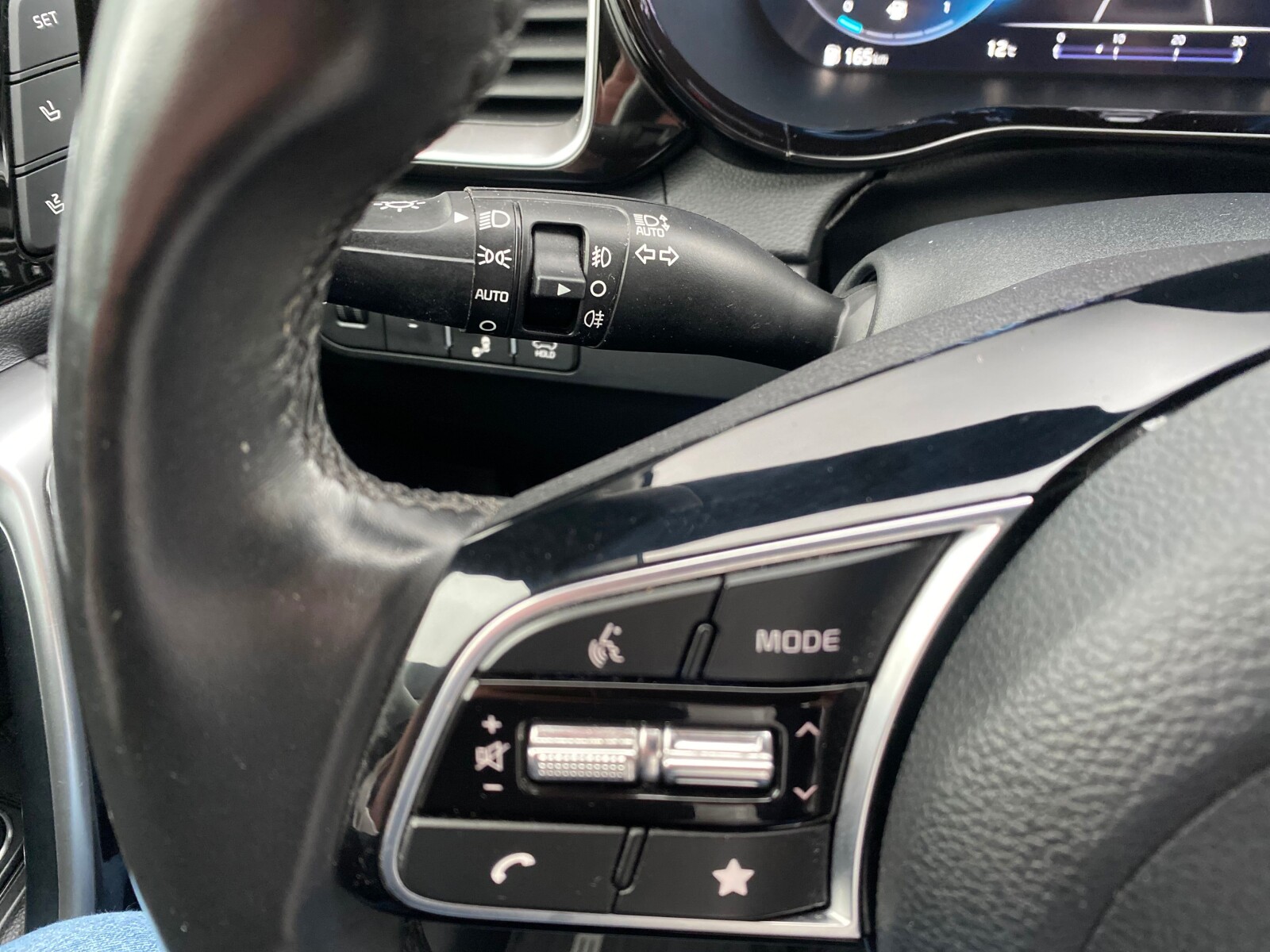 Kia Ceed - zdjęcie 24