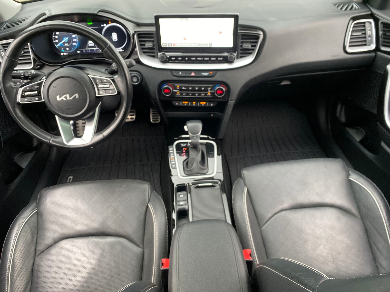 Kia Ceed - zdjęcie 13