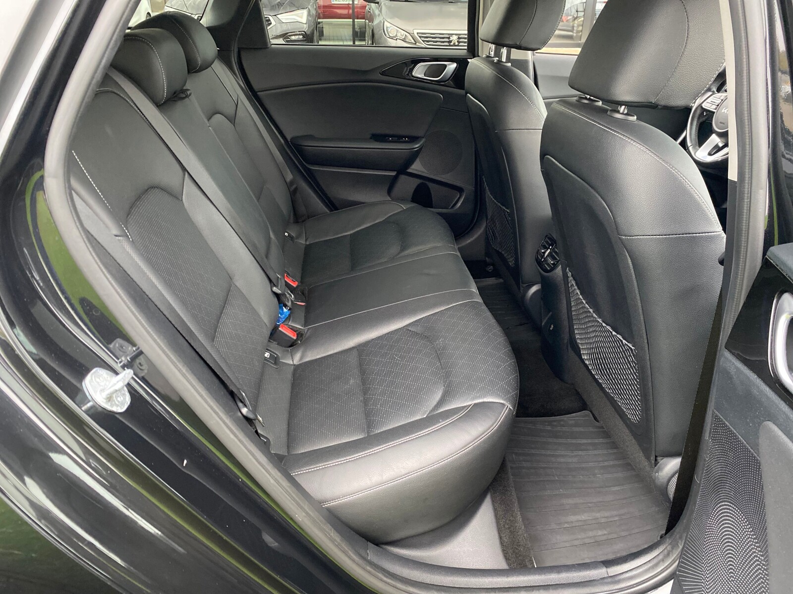 Kia Ceed - zdjęcie 16