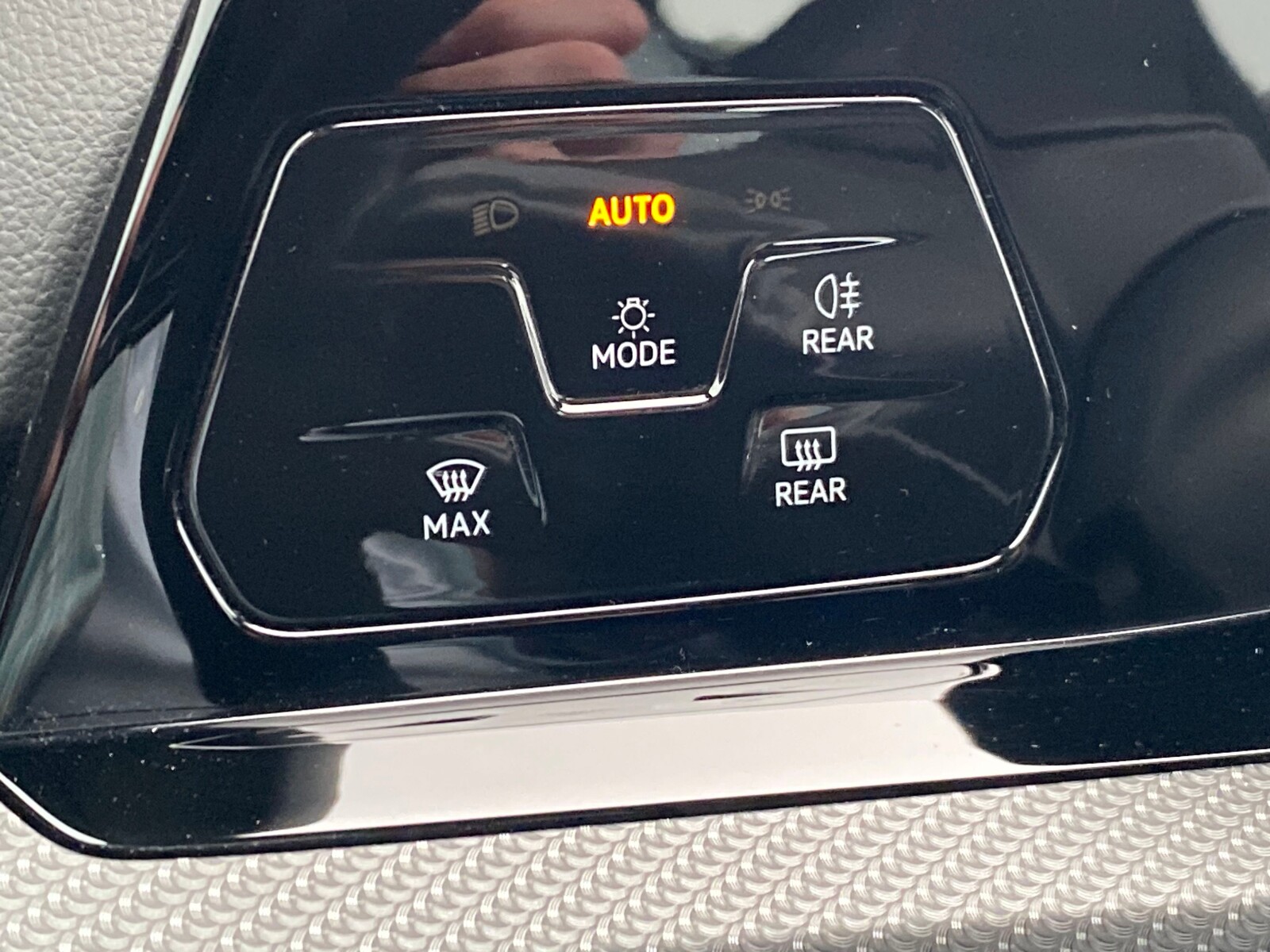 Volkswagen Golf - zdjęcie 19
