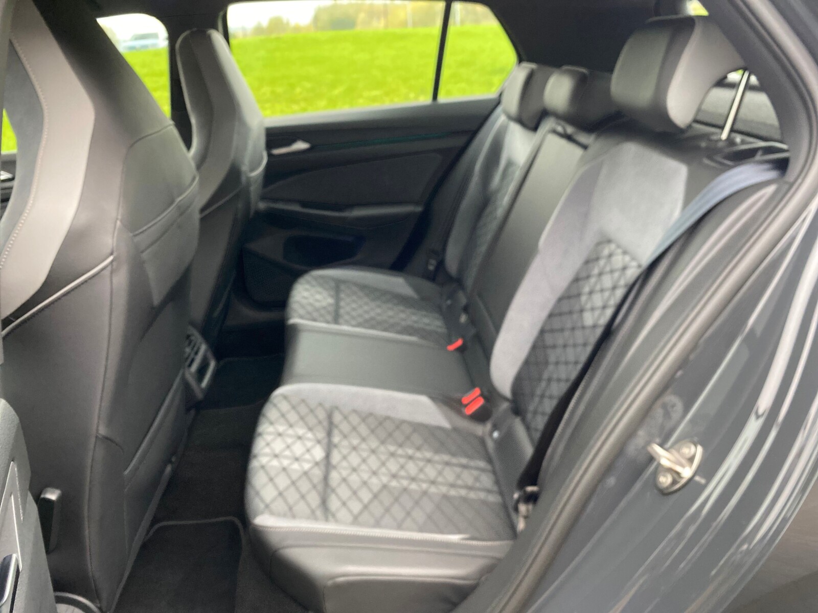 Volkswagen Golf - zdjęcie 12