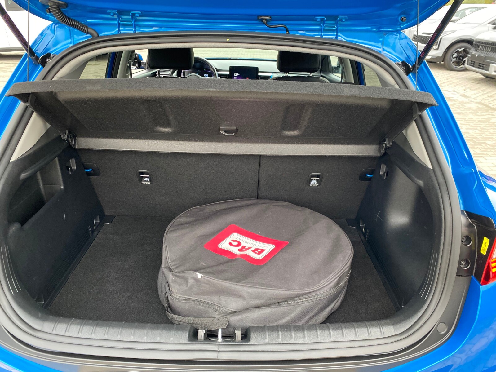 Kia Stonic - zdjęcie 12