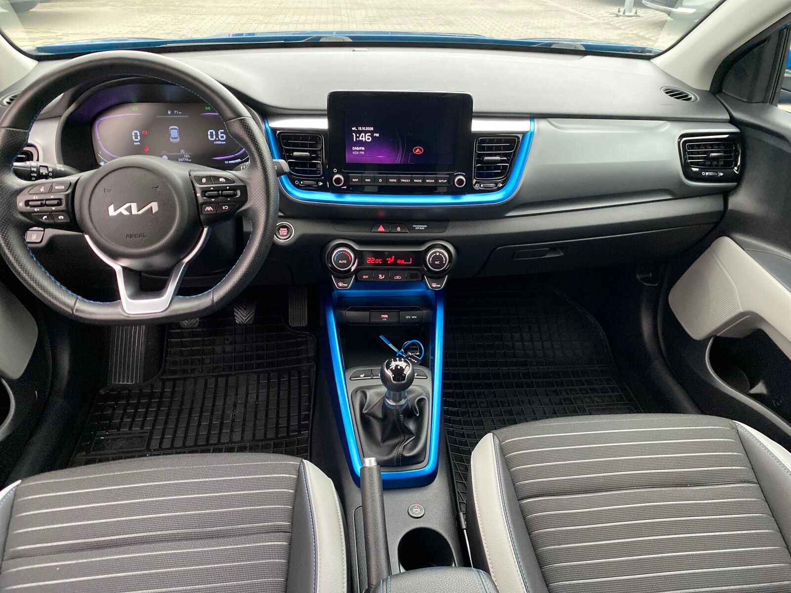Kia Stonic - zdjęcie 11