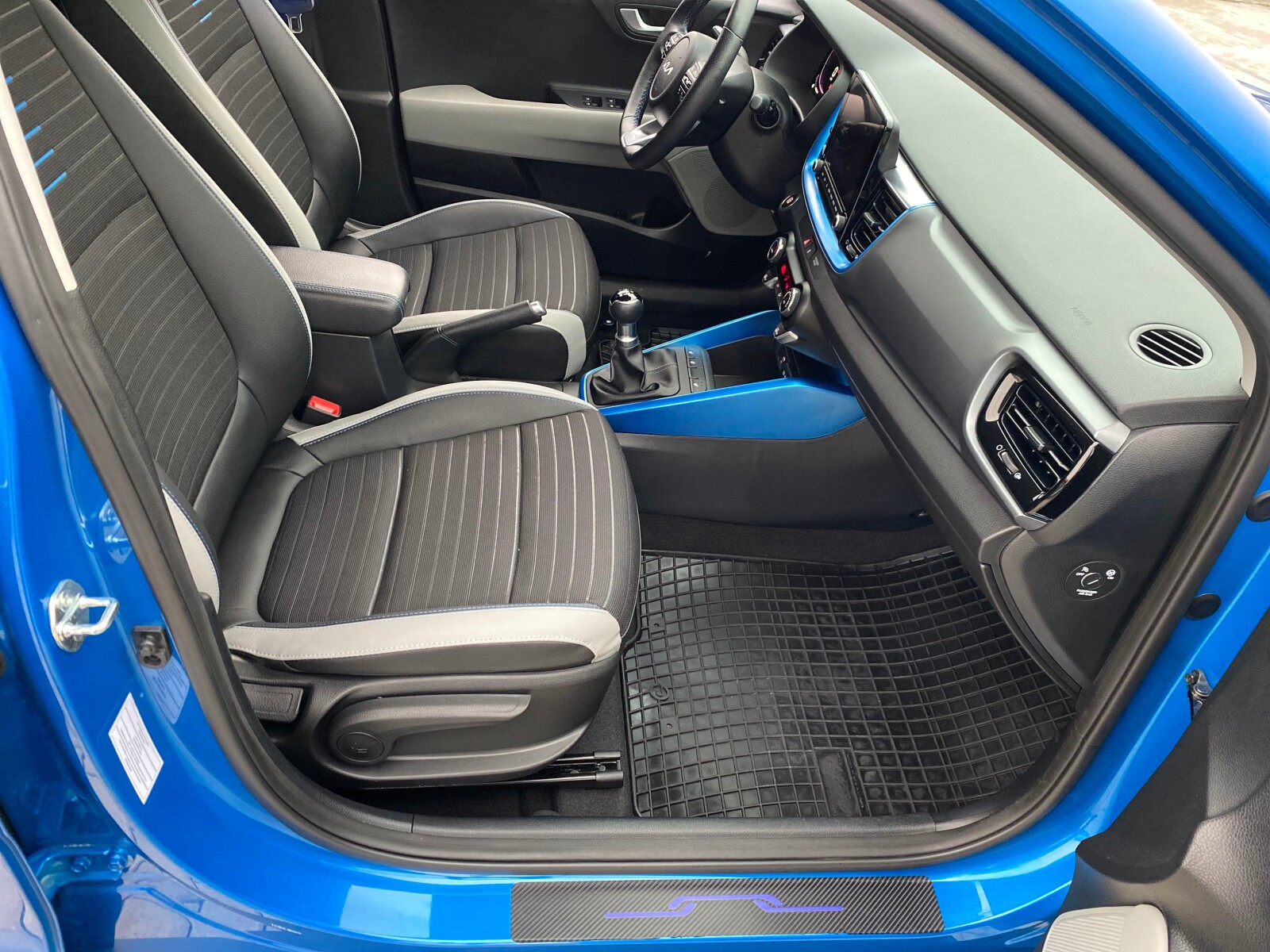 Kia Stonic - zdjęcie 14