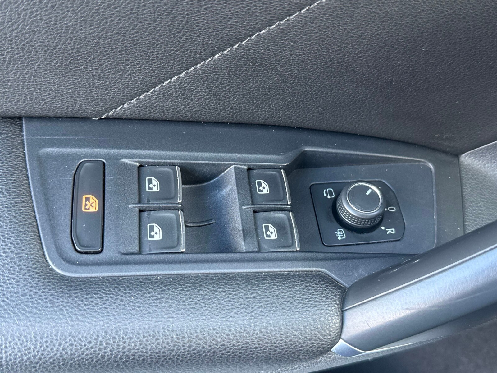 Volkswagen Tiguan - zdjęcie 26
