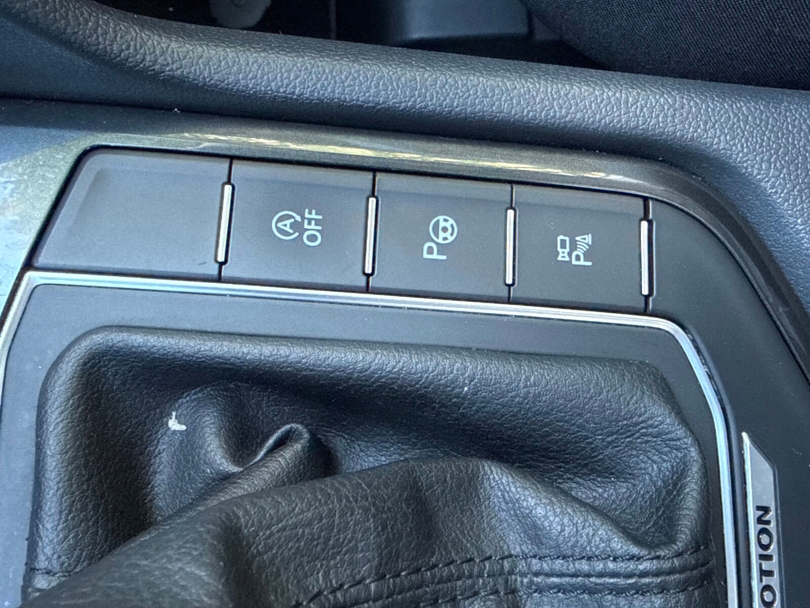 Volkswagen Tiguan - zdjęcie 23