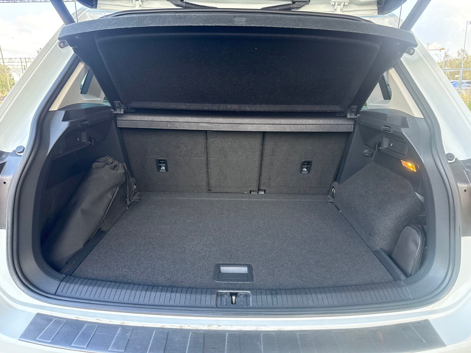 Volkswagen Tiguan - zdjęcie 35