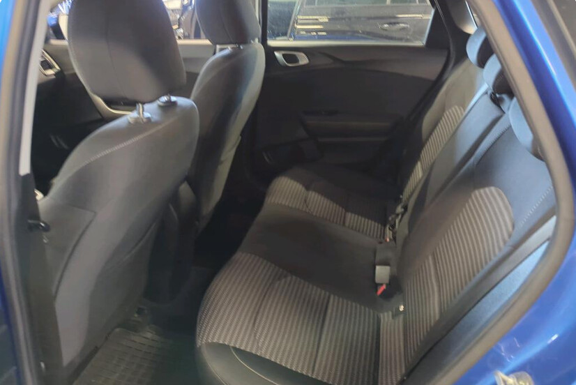 Kia Ceed - zdjęcie 8
