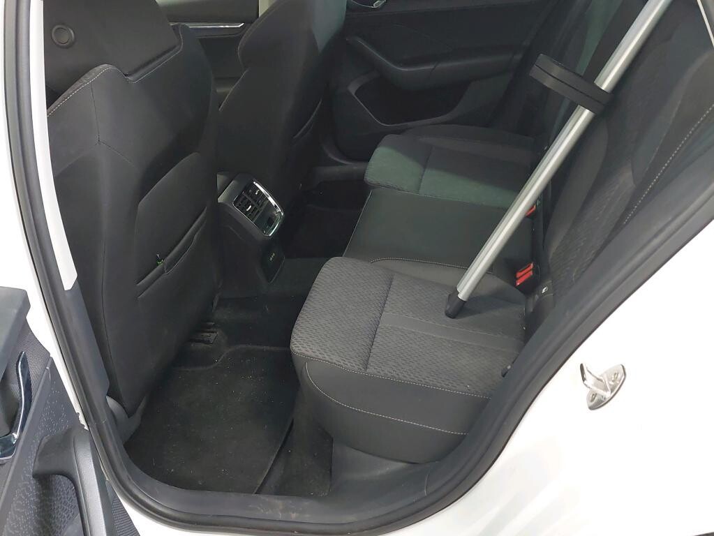 Škoda Octavia Combi - zdjęcie 7