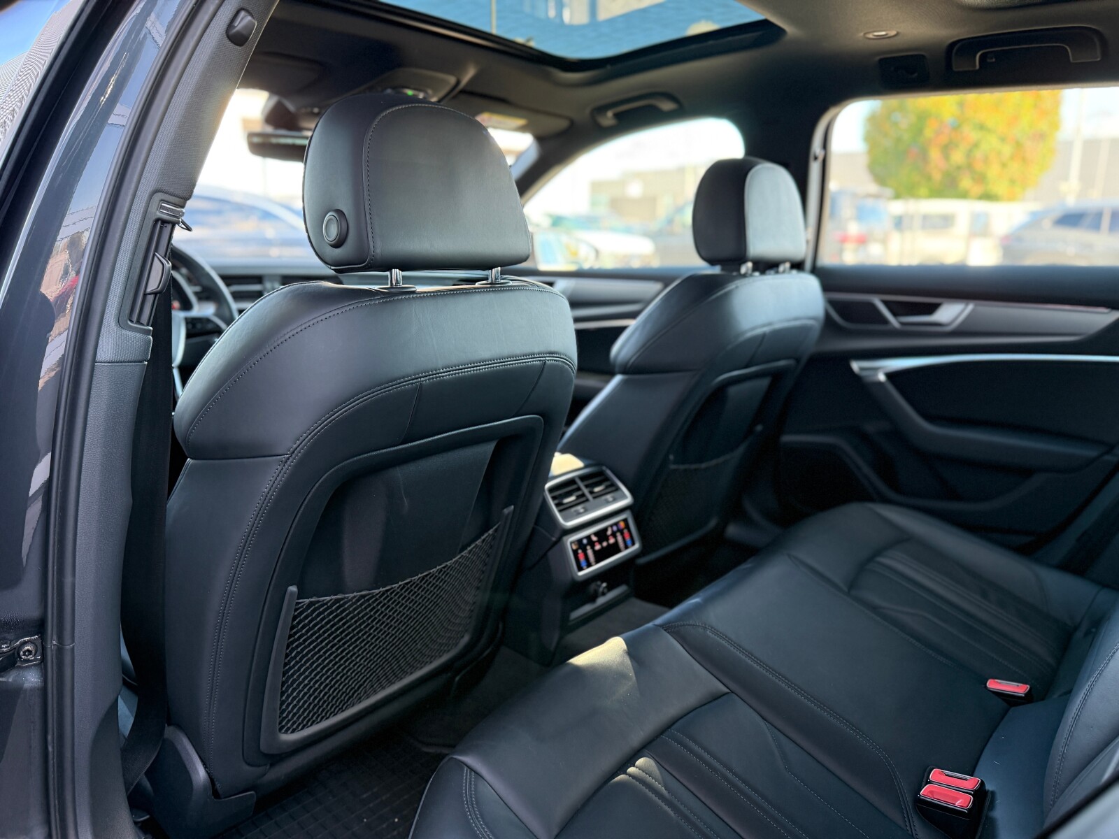 Audi A6 Avant - zdjęcie 11