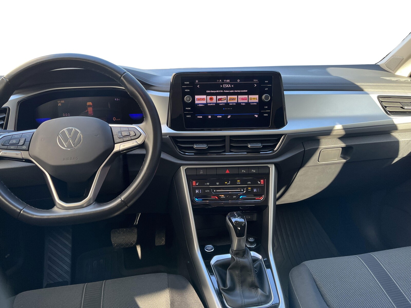 Volkswagen T-Roc - zdjęcie 15